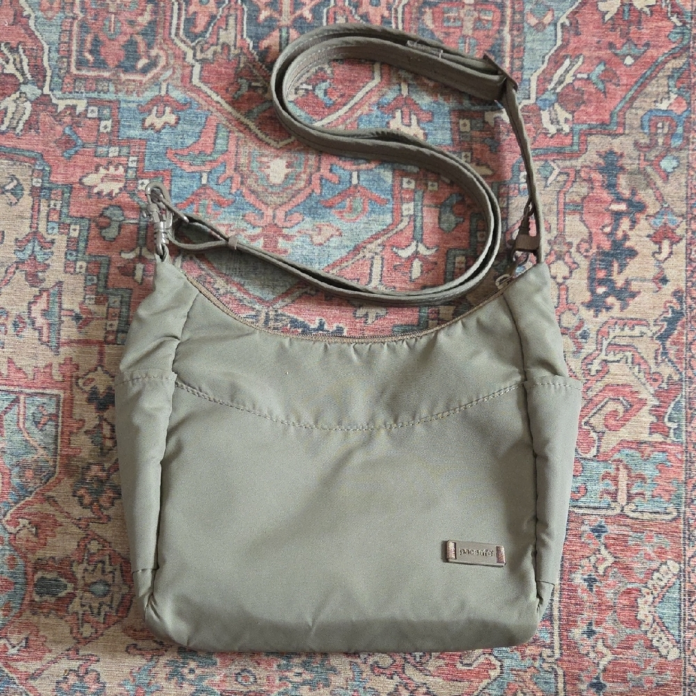 Pacsafe Citysafe 200 GII Anti-Theft Crossbody RFID Travel Handbag Purse